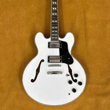 Chitarra elettrica ES-335