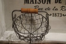 Piccolo cestino in metallo