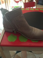 stivaletti donna traforati n