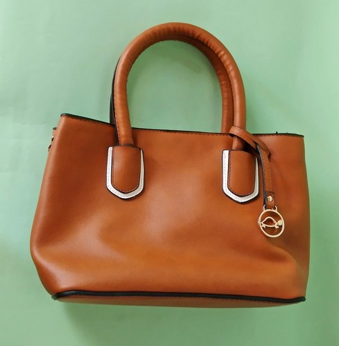 Borsa mano con tracolla - a, e