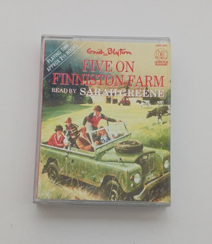 Enid blyton five on - blyton,