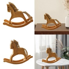 Statua di cavallo a dondolo in