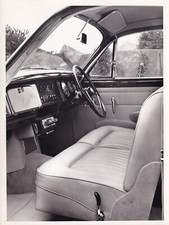 DAIMLER 250 V8, FRONT INTERIOR