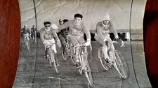 Ciclisti - Chialone - Petrucci   1956 fotografia