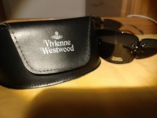 Occhiali da sole avvolgenti "Teschi" di Vivienne Westwood in edizione limitata