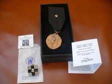 Medaglia in bronzo commemorativa FNAI Arditi, con omaggio distintivo. 2018