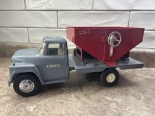 Camion tramoggia per cereali