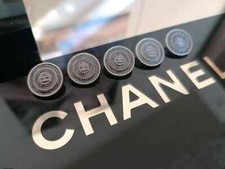 5 eleganti bottoni CHANEL RARI
