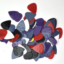 Lotto 100pz Alice 0,71mm Medium Guitar Picks Nylon Antiscivolo Colori Assortiti