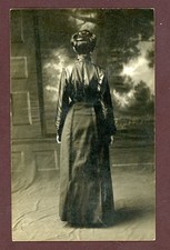 Strega foto reale donna in