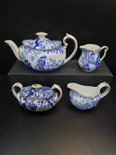 Royal crown derby - crown, blue