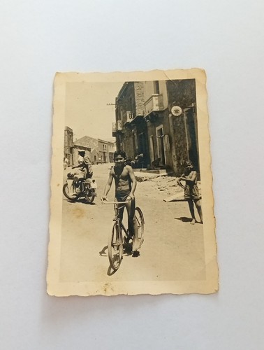 Paese sardegna foto - epoca, moto