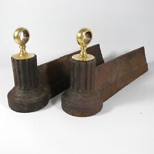 COPPIA DI ANTICHI ALARI ANDRONI DA CAMINO CAMINETTO FRANCESI IN GHISA E OTTONE