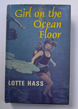 Girl on the Ocean Floor Lotte