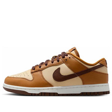 NIKE WOMENS DUNK LOW SE CASUAL