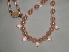 Collana vintage in perle di conchiglia , cristalli e susta in quarzo tutti rosa