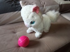 Gattina Bianca Toy Interactive