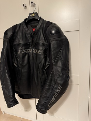 Giacca pelle pantaloni - e,