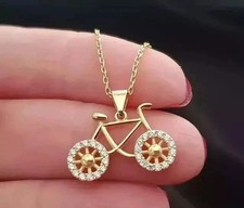 Ciondolo ciclo moissanite taglio tondo 2,60 ct placcato oro giallo 14 kt uomo