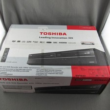 Toshiba DVR620 DVD/VHS registratore combinato con conversione 1080p nuovo sigillato in fabbrica