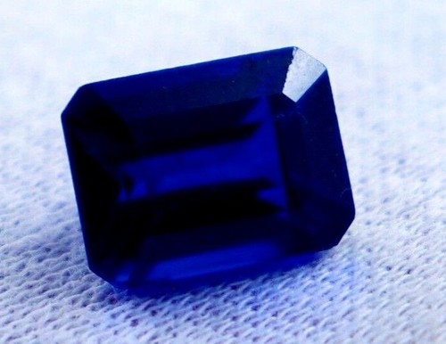 Zaffiro blu naturale taglio