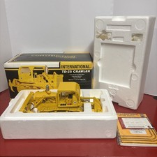 International IH TD-25 Dozer