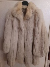 pelliccia volpe bianca