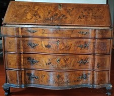 Antico cassettone a ribalta in