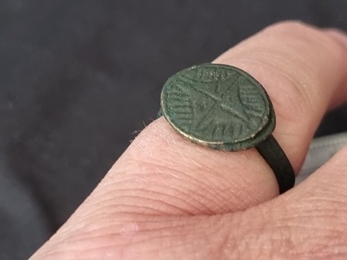 Anello bronzo sassone