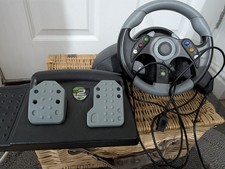 Volante e pedali Mad Catz MC2