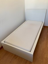 Letto singolo Malm Ikea bianco, come nuovo. Vendo con materasso e doghe.