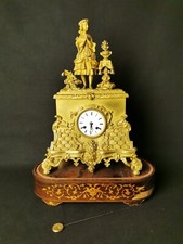 l'orologio da tavolo sia un