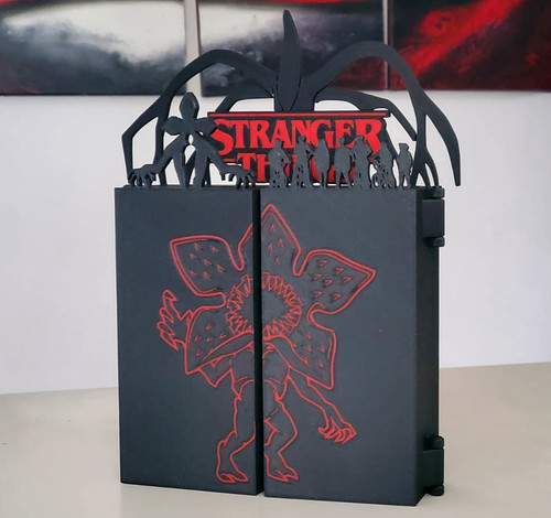 Espositore stranger things - stranger,