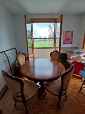 Tavolo rotondo in legno di