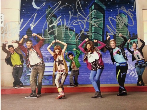 Disney shake cast x5 - it,