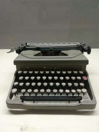 Macchina scrivere everest - da,