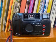 Macchina fotografica analogica Yashica af mini