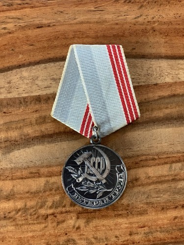 Médaille broche urss - médaille,
