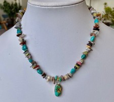 Collana scheggiata di pietre