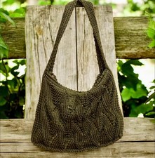 Borsa fatta a mano all'uncinetto.