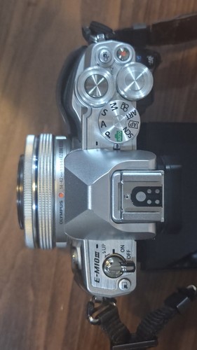 Olympus em10 mark - ,