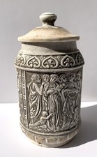 Antico vaso da tabacco in