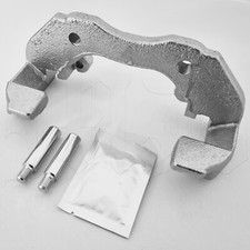 KIT STAFFA SUPPORTO PINZA FRENO ANTERIORE E RACCORDO PER VOLVO C30 C70 S40 V40 V50