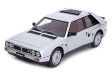 AUTOART SIGNATURE 1:18 AUTO