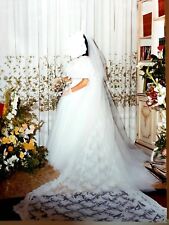 Abito da sposa usato, completo di velo e accessori. Bianco, taglia 44.