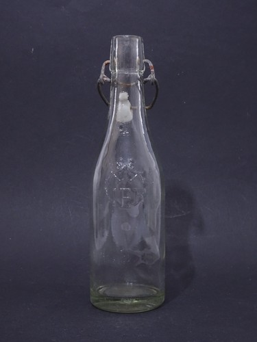 Bottiglia birra con - di,