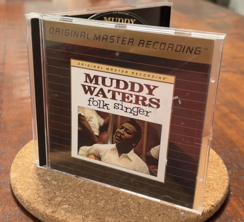 Muddy waters folk singer - muddy,