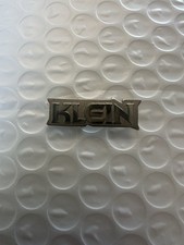 Cappello/spilla da bavero