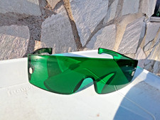 RARI OCCHIALI DA SOLE VERDI DI