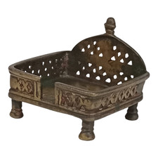 Vecchia sedia sacra Hasan